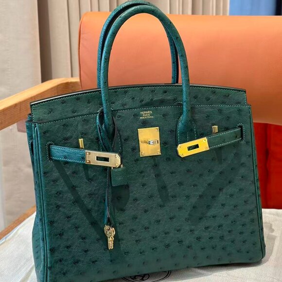 Classic Hermes Bag: A Stylish and Versatile Choice for Elegance - Picture 3 of 6